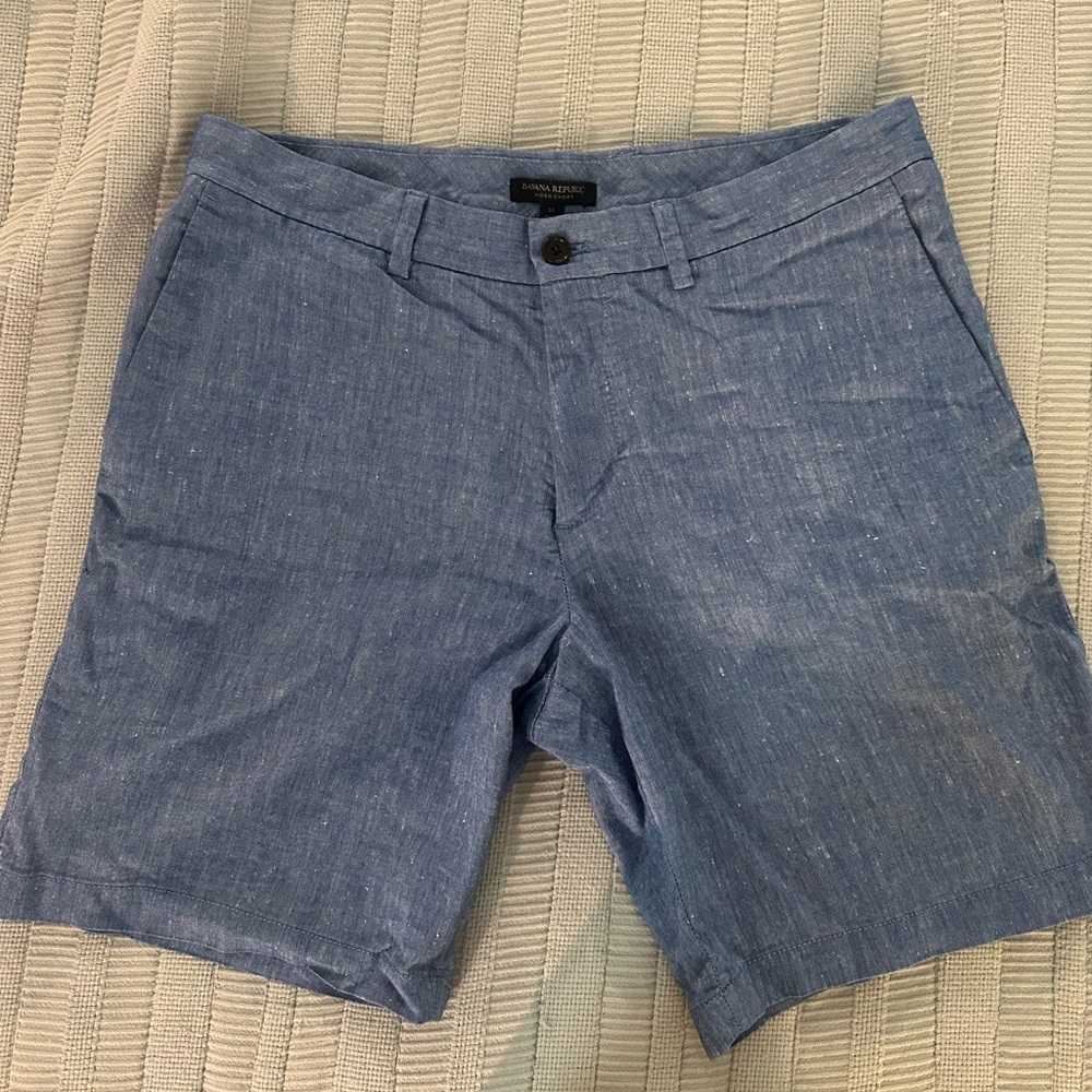 Banana Republic Men's Chambray Blue Shorts